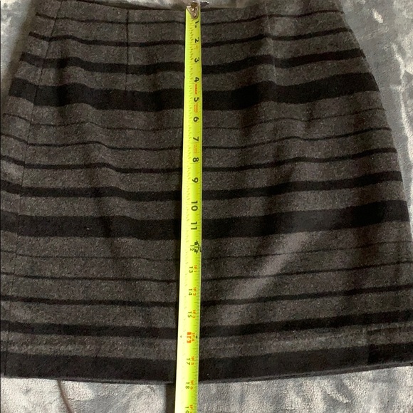 Banana Republic wool blend skirt - Picture 6 of 8